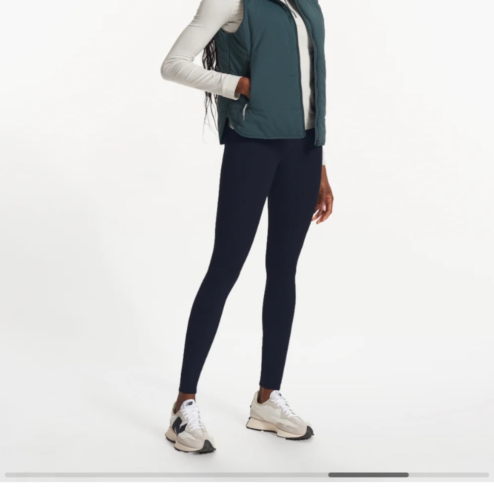 Vuori Chilled Out Legging size Small Color Ink